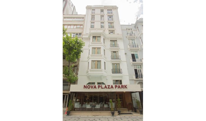 nova plaza park hotel